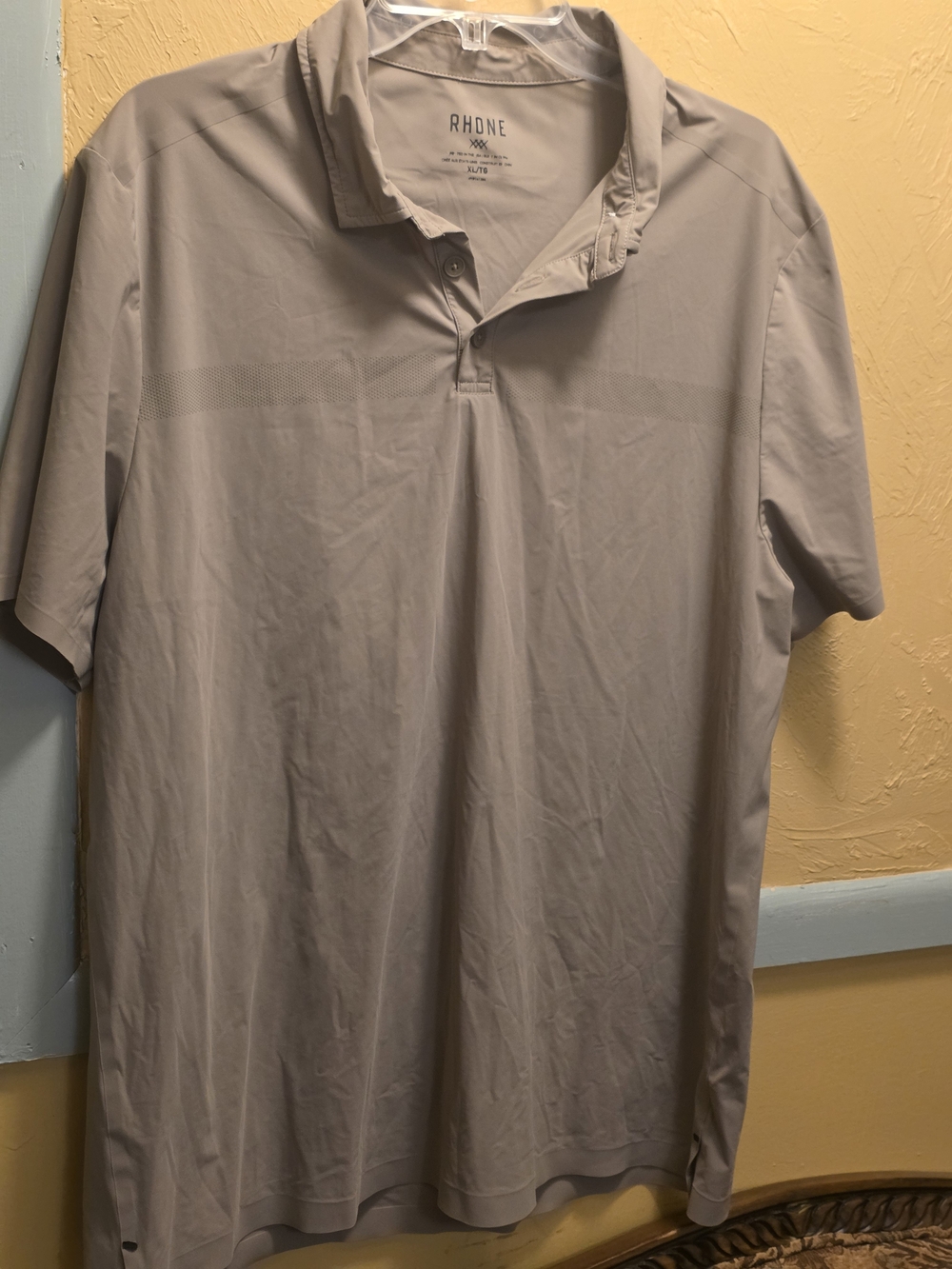 Rhone Men’s Short Sleeve Polo Shirt in Light Gray